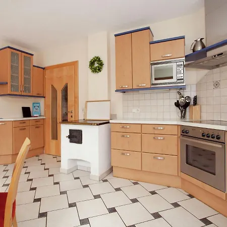 בית נופש Lovely Chalet In With Private Garden *