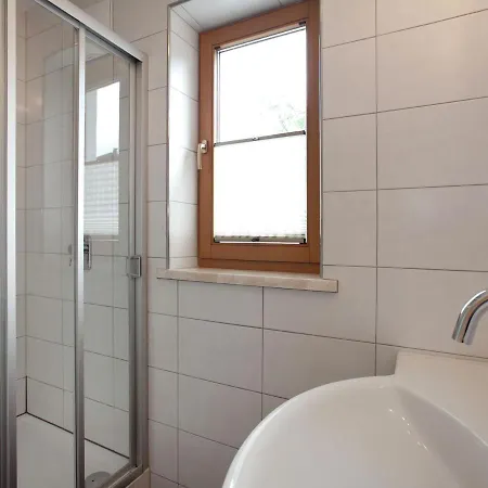 Lovely Chalet In With Private Garden מאיירהופן