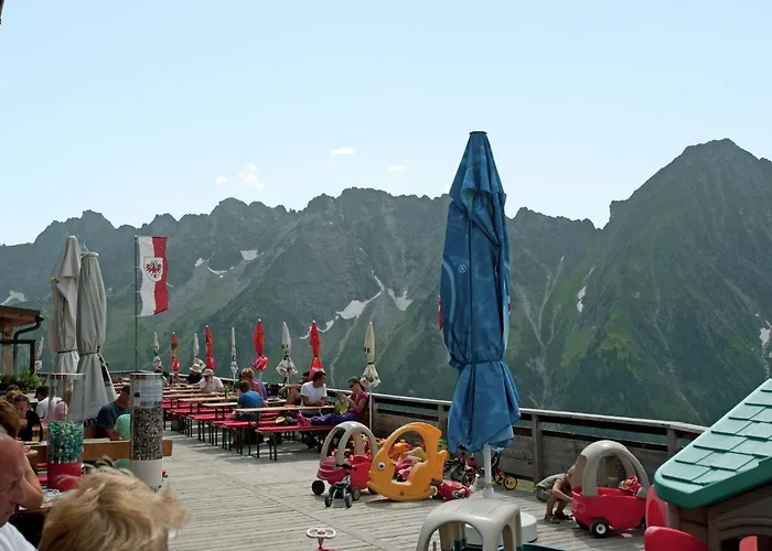 Casa vacanze Lovely Chalet In With Private Garden Mayrhofen