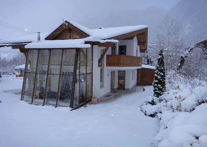 Lovely Chalet In With Private Garden Tatil Evi Mayrhofen