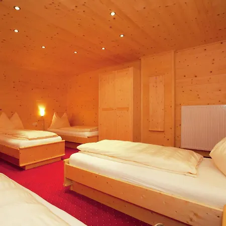 Feriehus Lovely Chalet In With Private Garden