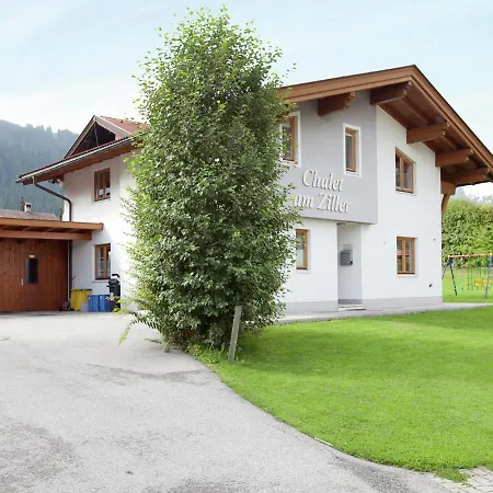 Lovely Chalet In With Private Garden Feriehus *